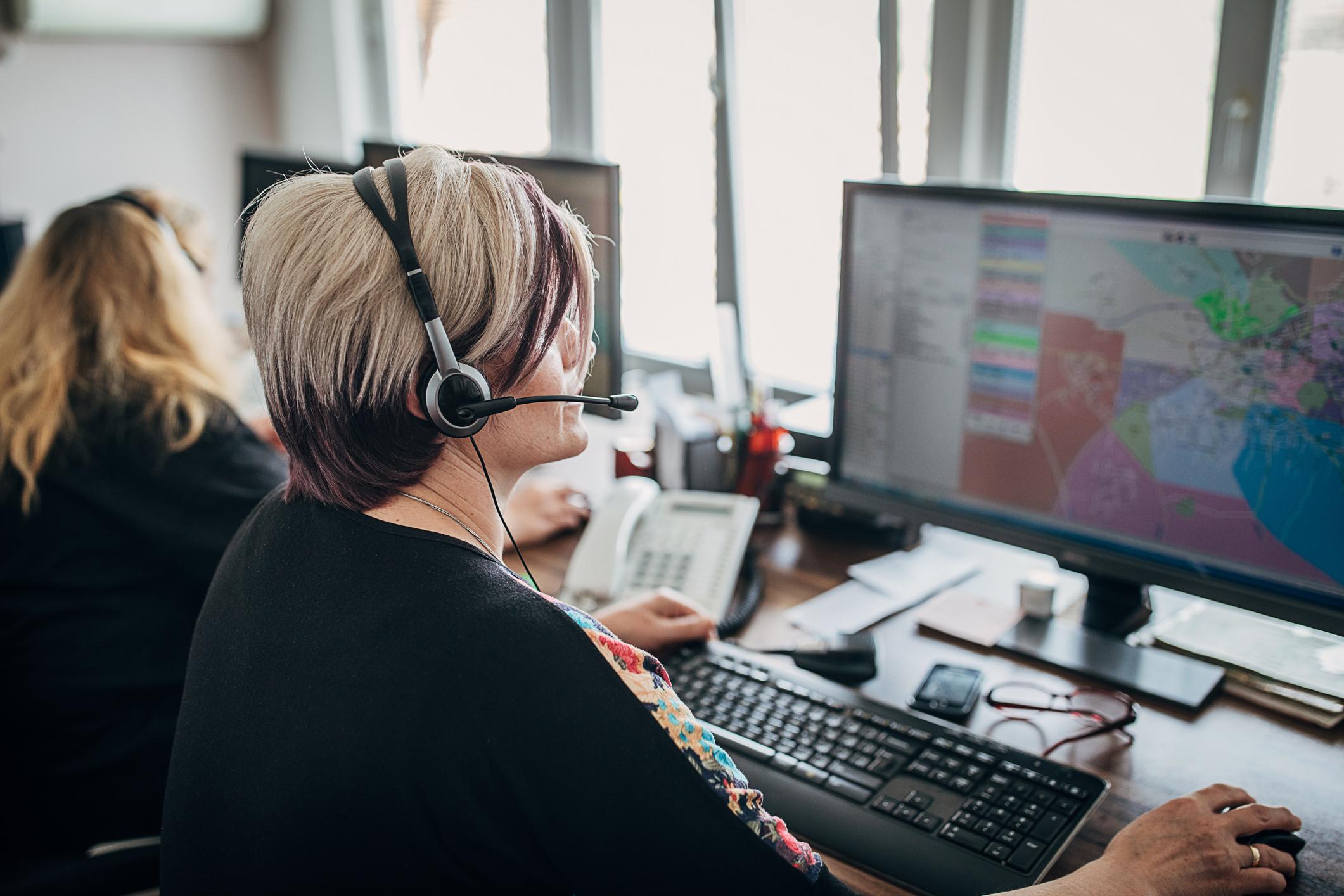 911 dispatch workers